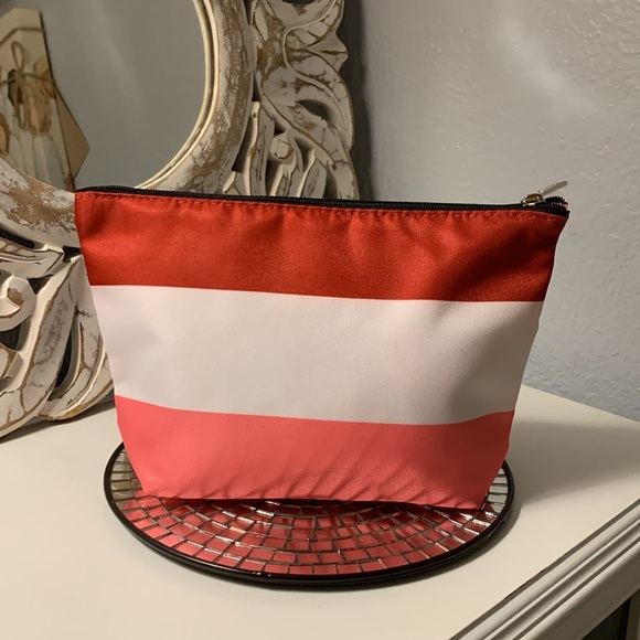 Clinique X Kate Spade makeup bag - Picture 3 of 6